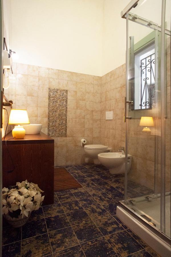 Case Vacanze "Residenze Trapanesi" Trapani Exterior photo